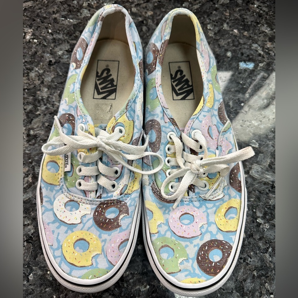 VANS RARE Authentic Donuts Munchies Sprinkles Shoes Size 7.5 Men's 9 Women's